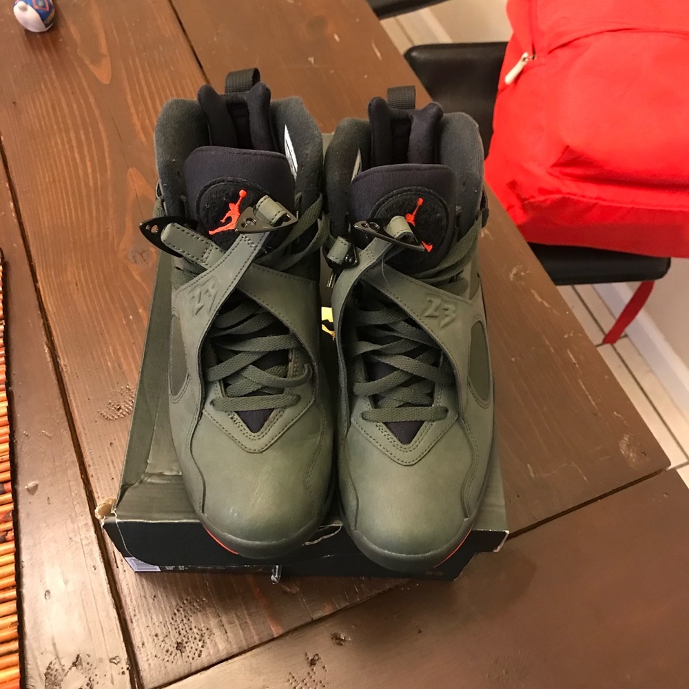 Jordan Retro 8 sz. 9.5 Undefeated colorway